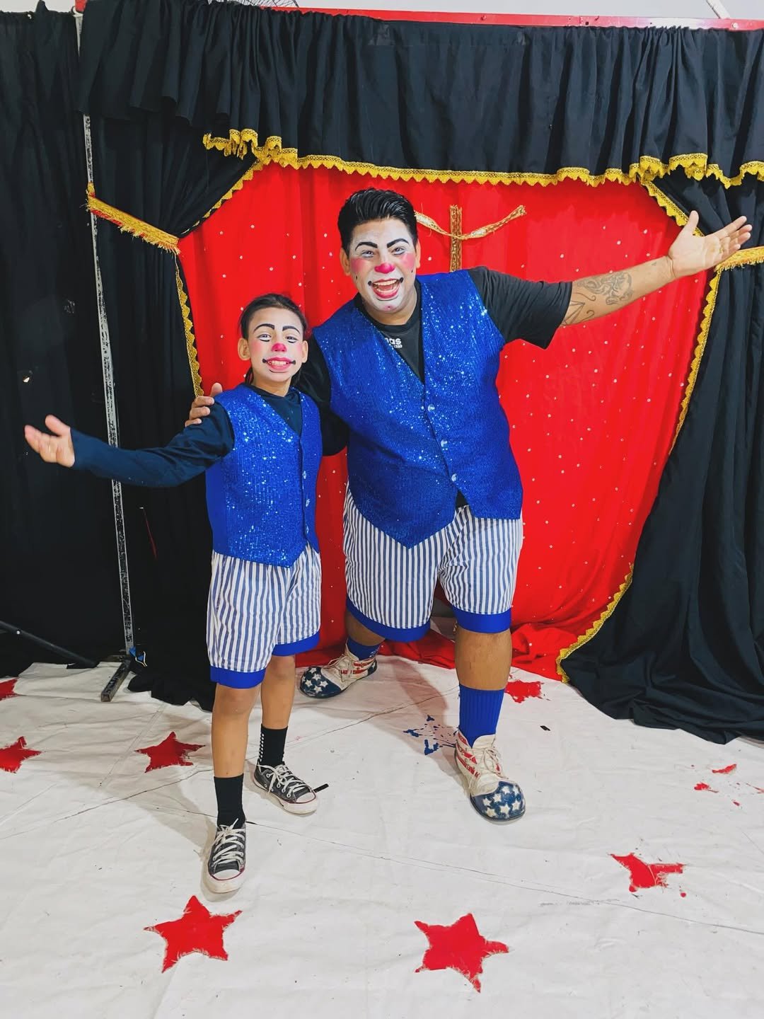 Chokito e Chokitinho de azul